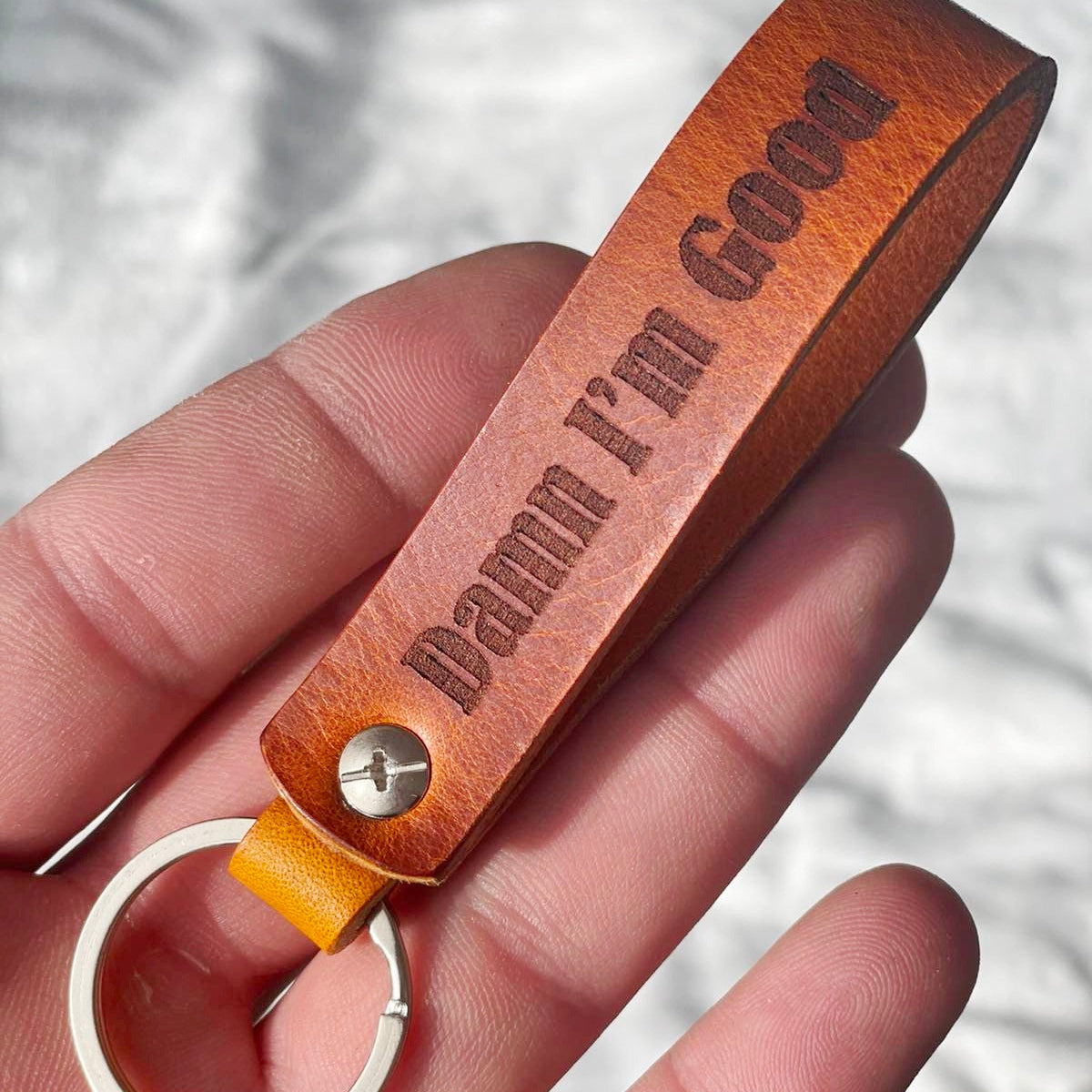 Brelok w eleganckim opakowaniu na prezent.

