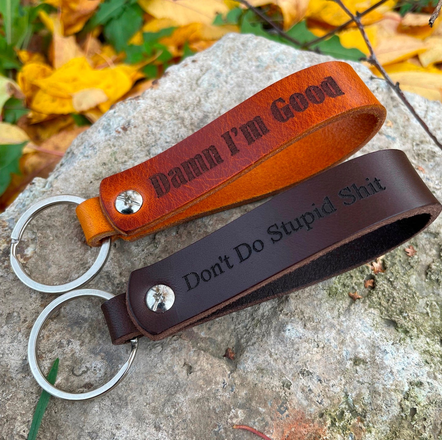 Skórzany brelok do kluczy z napisem - Personalizowany prezent