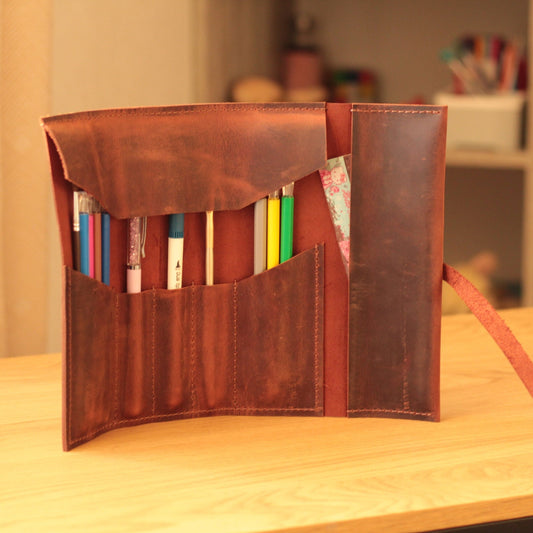 Skórzany ołówkowy organizer

