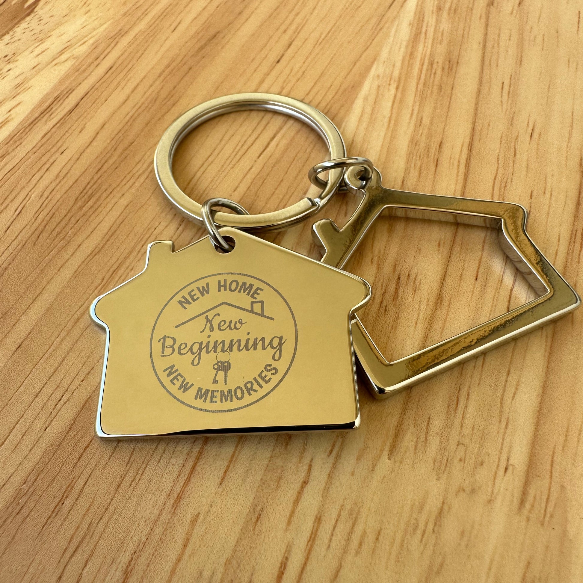 Elegancki, srebrny brelok ze stali nierdzewnej z sentencją 